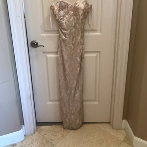FULL LENGTH PROM DRESS SO PRETTY (La Femme)